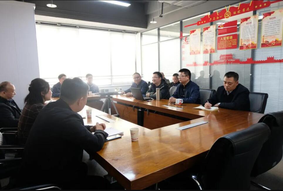 西馳電氣攜手老電工，戰(zhàn)略合作，共謀發(fā)展！(圖1)