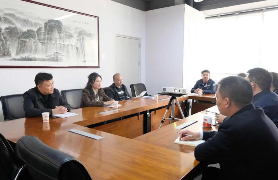 西馳電氣攜手老電工，戰(zhàn)略合作，共謀發(fā)展！(圖3)