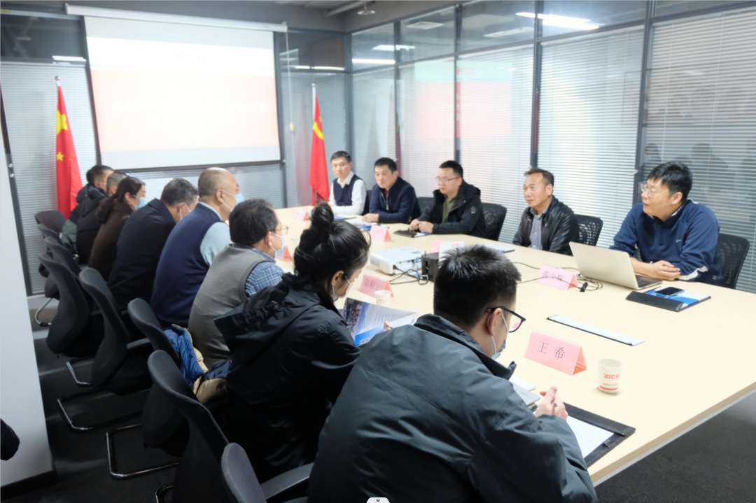 陜西省總商會(huì)副會(huì)長(zhǎng)、西安華歐精密機(jī)械有限公司董事長(zhǎng)樊延都一行來(lái)西馳參觀交流(圖1)